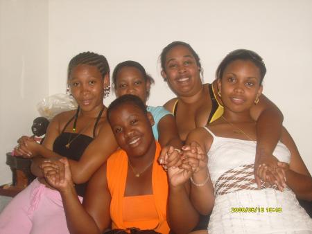 les couz sur la place